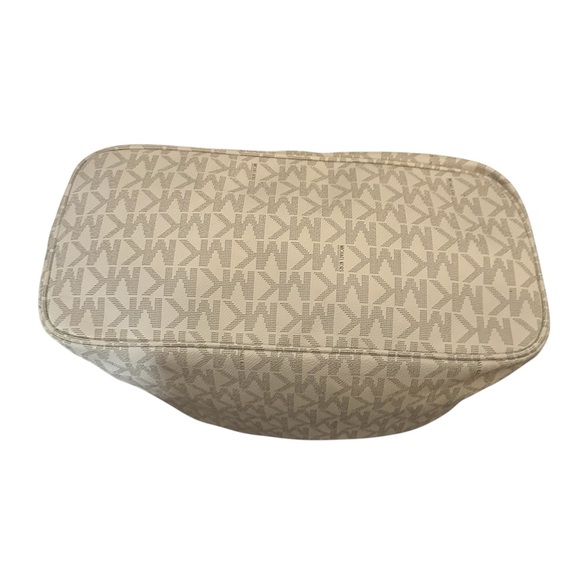 Michael Kors Jet Set Travel Large Top Zip Tote Vanilla Monogram - Picture 4 of 7